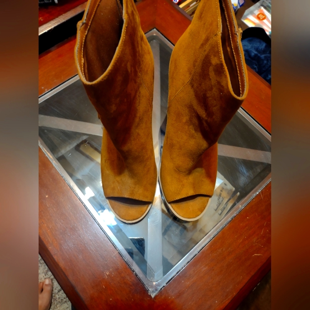 Open toe fringe Booties - Picture 2 of 3